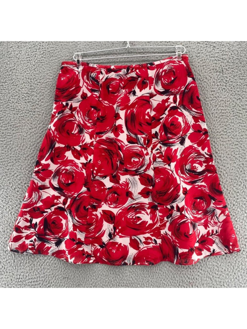 Le Suit Skirt Womens 12 Petite Red Floral Flared Below Knee Chiffon Flowy Office